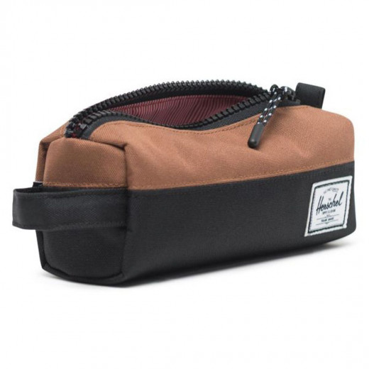 Herschel Settlement Case  Color: Black/Sadlle Br