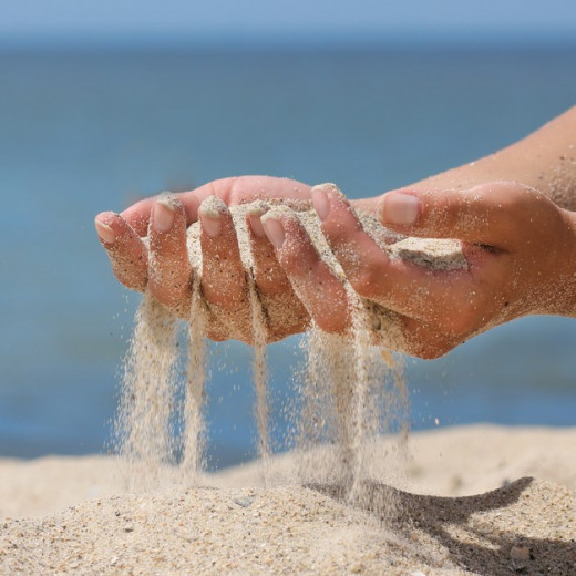 قوالب للعب الرمل من يببي