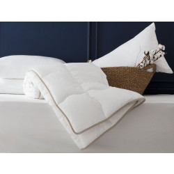 Madame Coco Aloe Vera King Size Quilt - White