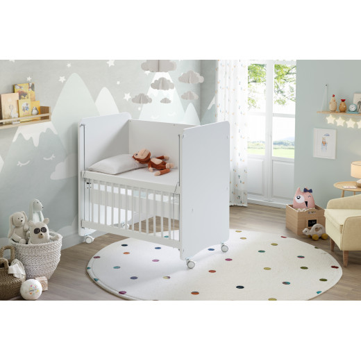 Babywhen Mother Side Mini Crib With Wheels White