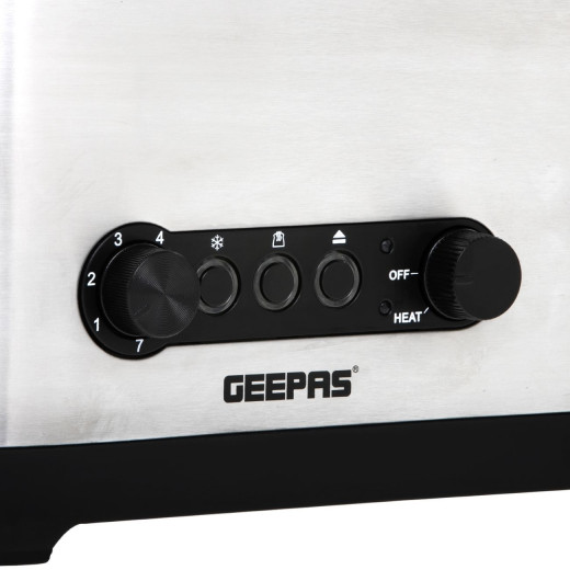 Geepas 5 in 1 toaster with egg boiler and poachers