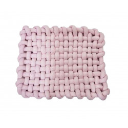 Knotted play mat